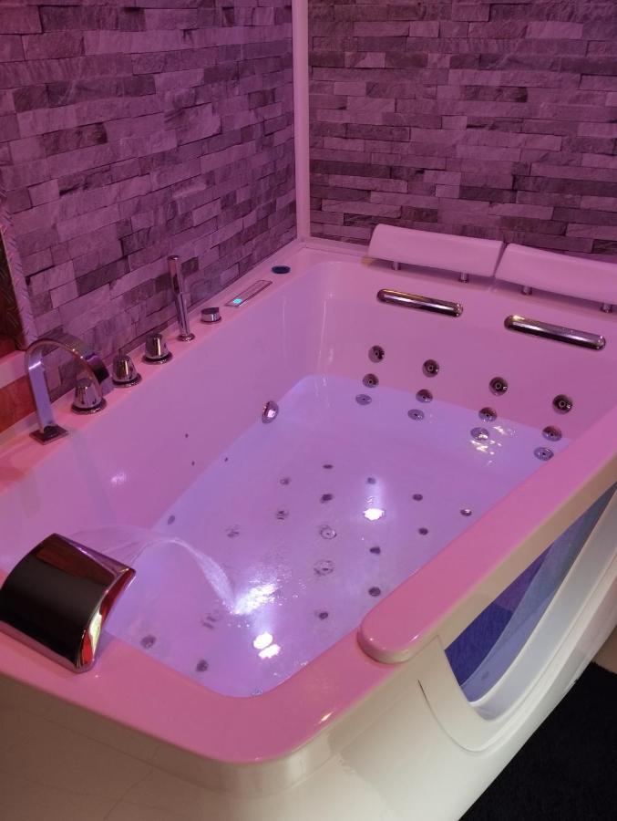 Sauna Balneo Sur Lachez Prise Meuble De Tourisme Classe 3 Etoiles Сasa de vacaciones *